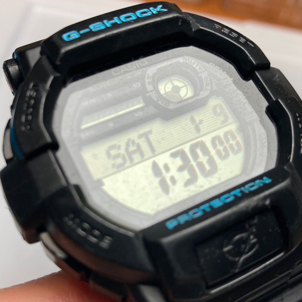 Casio Gshock GD-350, black positive display with teal accents, new battery - Picture 13 of 16